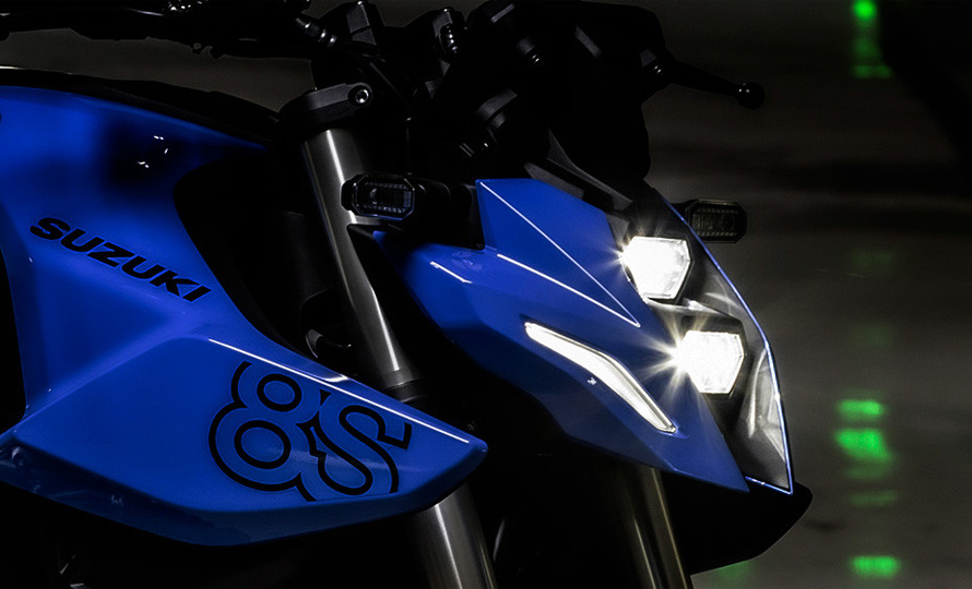 GSX-8S (3).jpg?v=1744726470